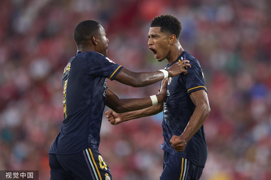 奇景！阿根廷输球后 梅西球迷混入沙特阵营翩翩起舞