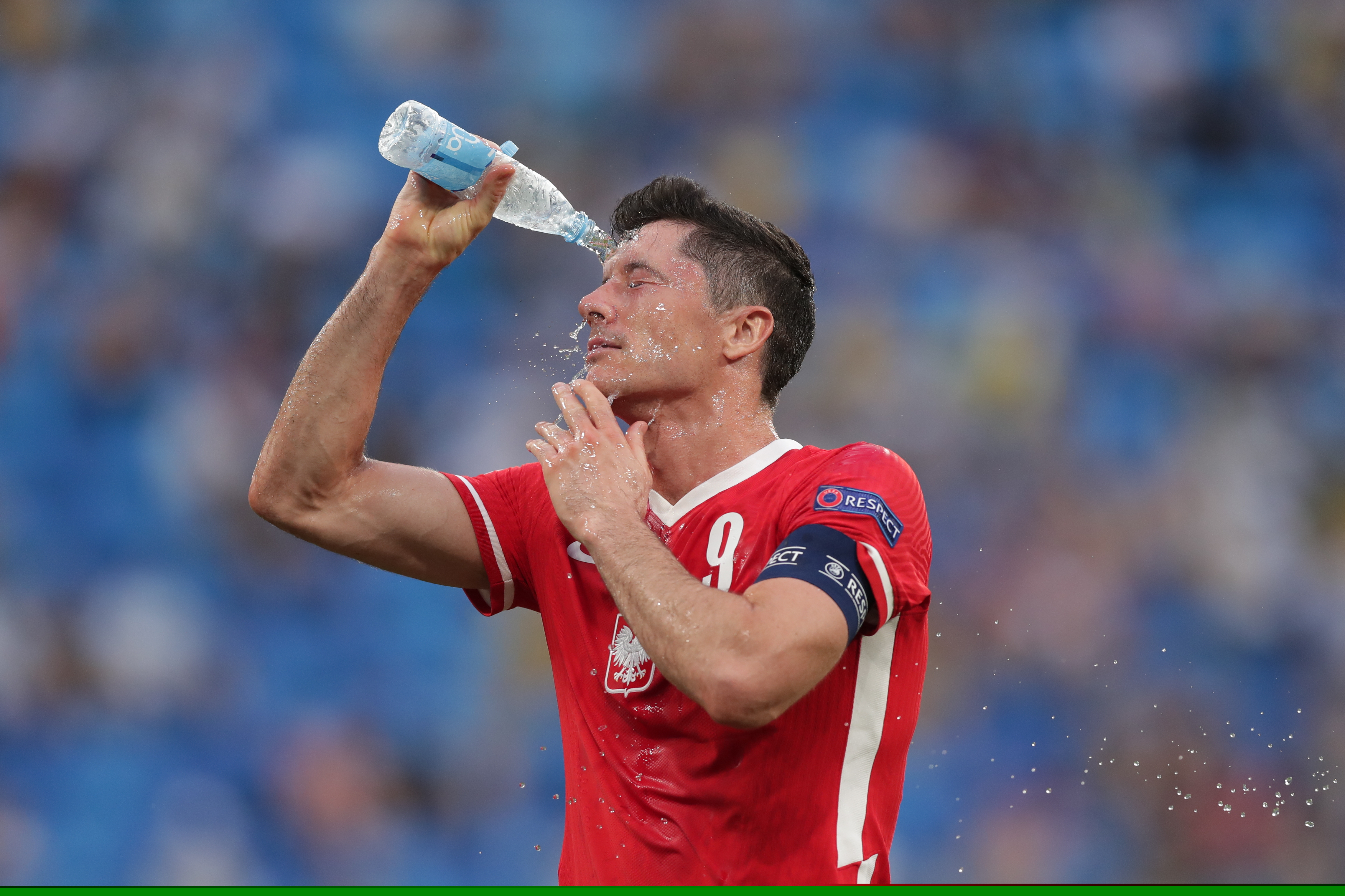 《战锤40K战争黎明4》CG预告 展示兽人阵营