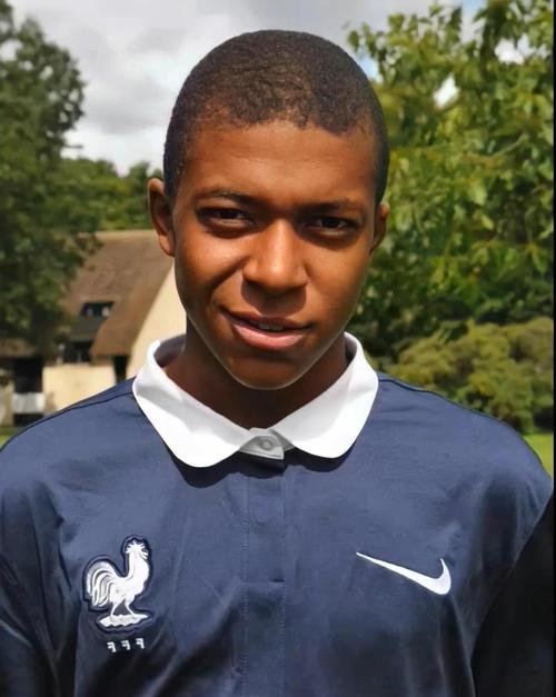 《inZOI》热补丁上线：暂关停SmartZoi 回归10月版本